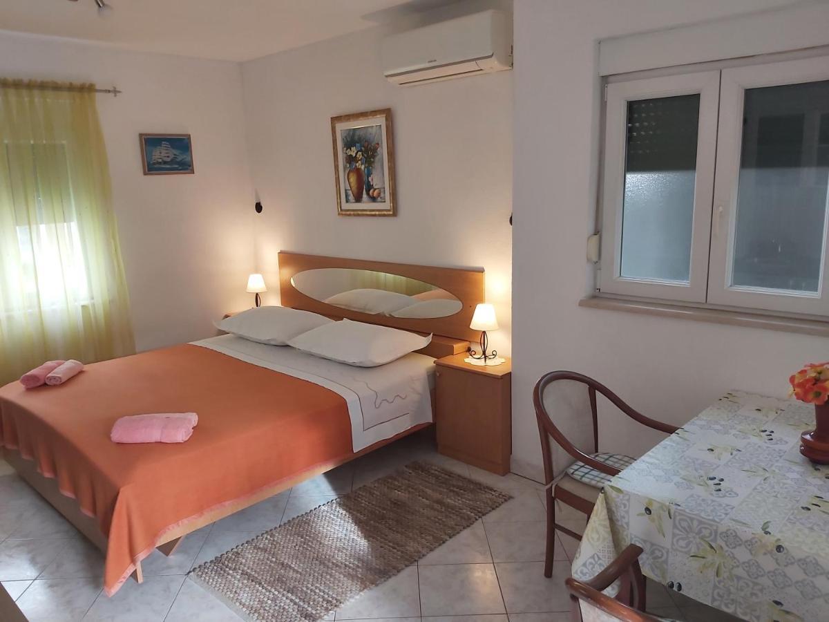Seaside Apartment For 2 P Trogir Exteriér fotografie
