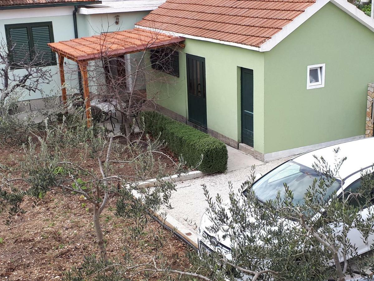 Seaside Apartment For 2 P Trogir Exteriér fotografie