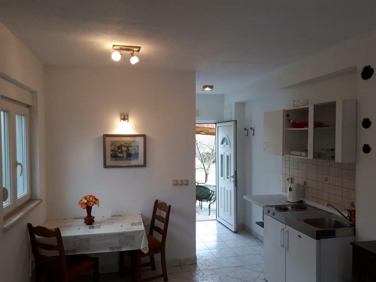 Seaside Apartment For 2 P Trogir Exteriér fotografie